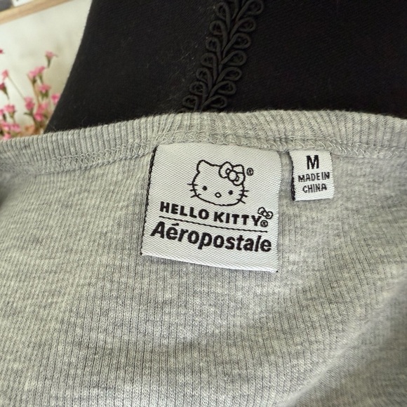 Aeropostale Hello Kitty Gray Fitted Graphic Tank Top - Picture 2 of 5